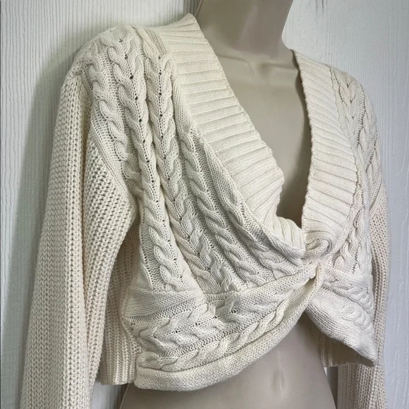 Free People - Emilie Whisper White Twisted Front Cable Knit Crop Sweater Size M - Picture 4 of 10